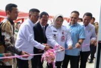 Gubernur Banten Andra Soni beserta Wakil Bupati Tangerang Intan dan stake holder meresmikan SMKN 15 Kabupaten Tangerang. (ist)