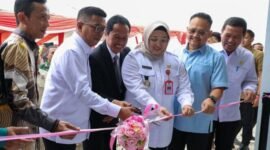 Gubernur Banten Andra Soni beserta Wakil Bupati Tangerang Intan dan stake holder meresmikan SMKN 15 Kabupaten Tangerang. (ist)